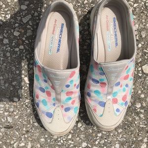 Size 8 Sketchers slip ons